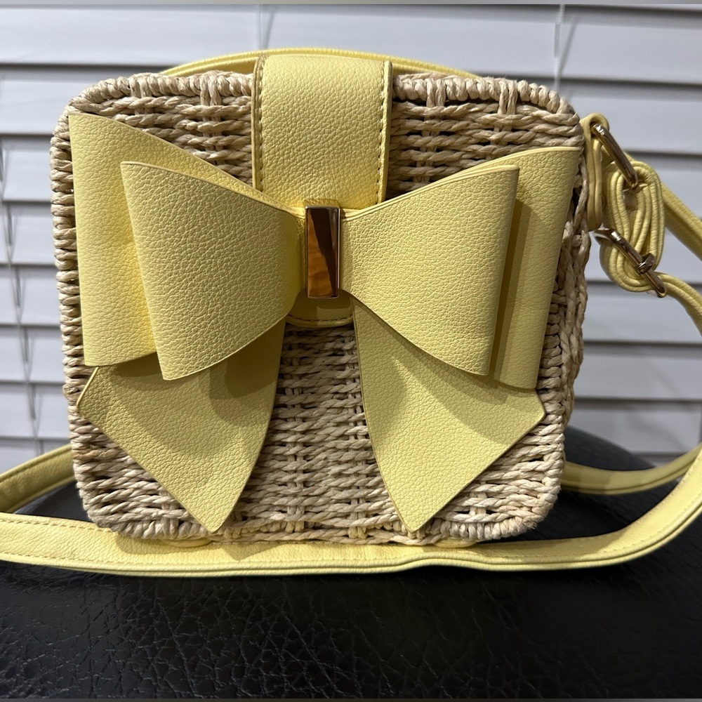 Like Dreams Yellow Heart Woven Bow Crossbody Bag 💛💛 Best Offer Accepted!